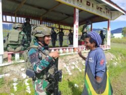 Potret Kedekatan dengan Masyarakat, Satgas Yonif 512/QY Kita Semua Sama, Kita Saudara dan Satu Jiwa NKRI