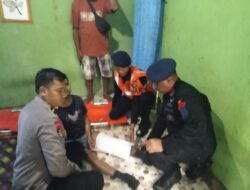 Personil Ops Lilin Cartenz 2024 Polda Papua Berhasil Mengevakuasi Warga Sipil yang Mengalami Kesulitan