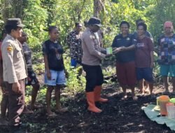 Polsek Tor Atas bersama kelompok tani melakukan pembersihan lahan guna dukung ketahanan pangan