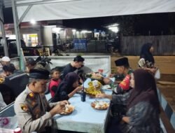 Kapolsek Majenang Traktir Warga Saat Sahur Bareng di Warung
